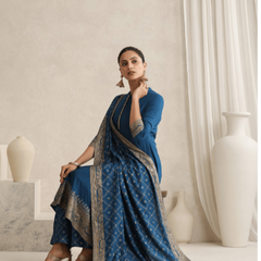 Khushal K Women  Ethnic Solid Kurta Sets