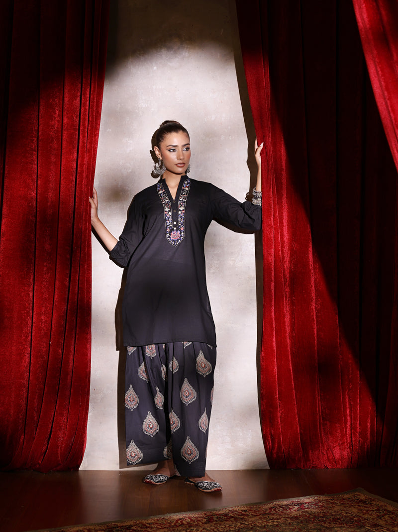 Khushal K Women Cotton kurta and Farsi salwar set - Black
