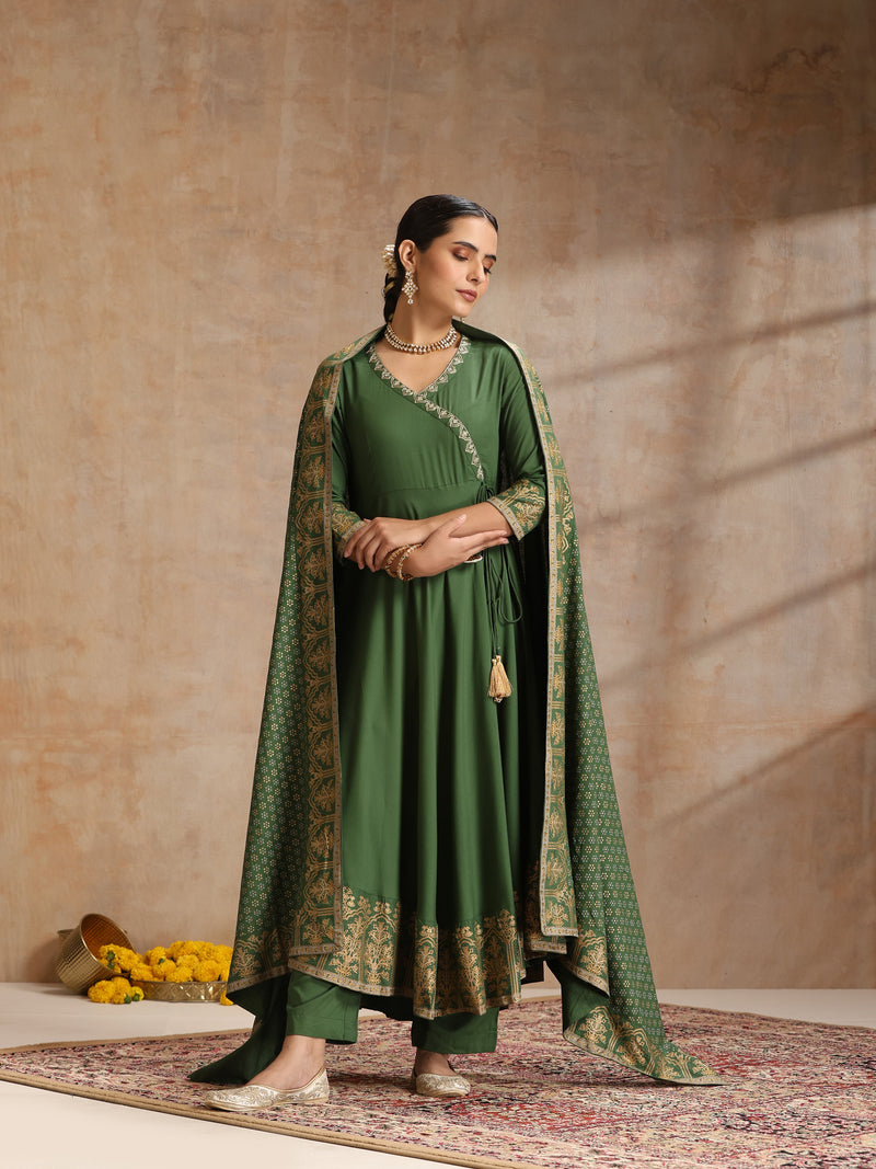 Women Solid Anarkali Kurta with Trousers & Dupatta