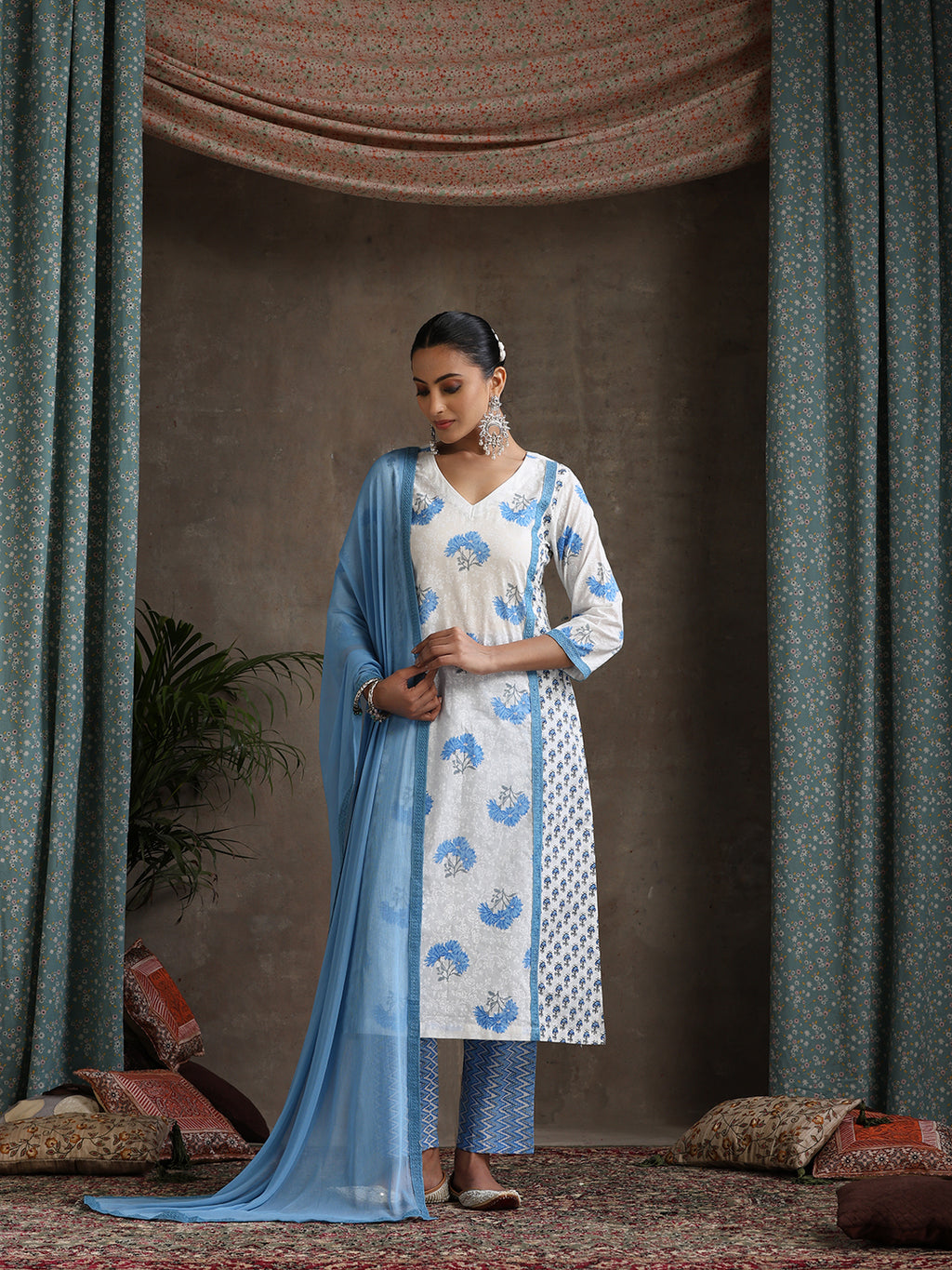 Women Floral Printed Cotton Kurta with Palazzo & Dupatta
