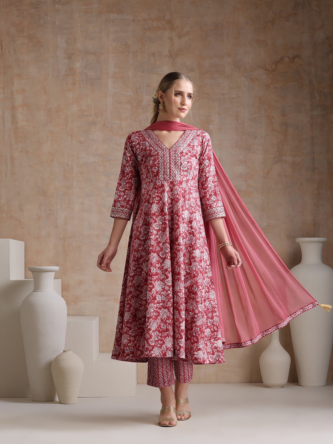 Floral Printed V Neck A Line Pure Cotton Kurta With Trousers & Dupatta