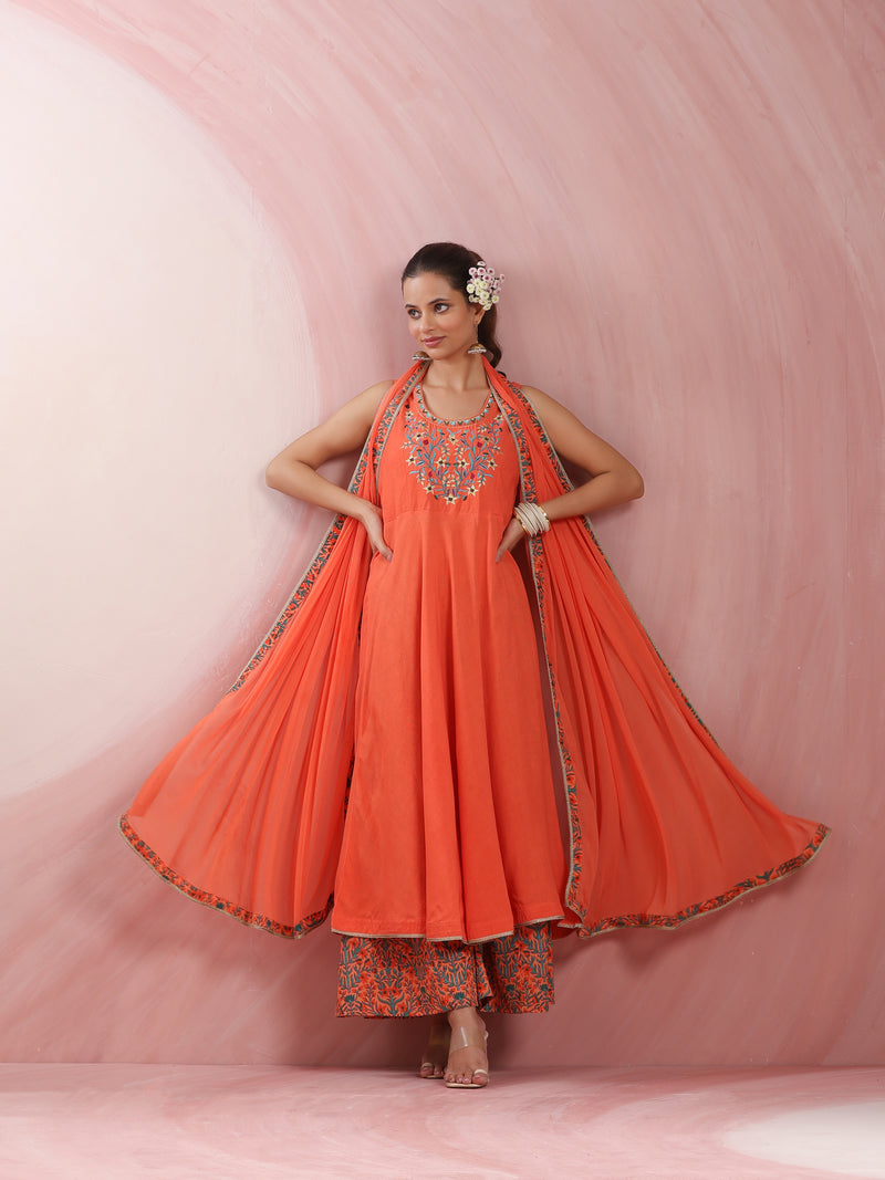 Ethnic Motifs Embroidered Round Neck Thread Work Kurta With Palazzos & Dupatta