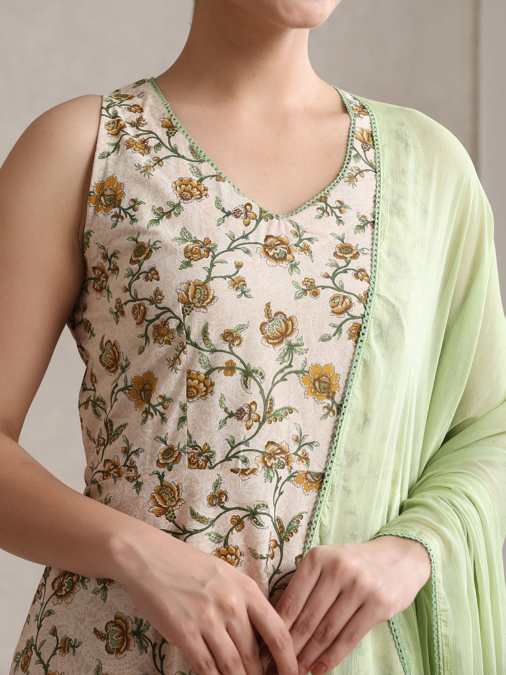 Women Cream-coloured printed Kurta with Palazzos with dupatta