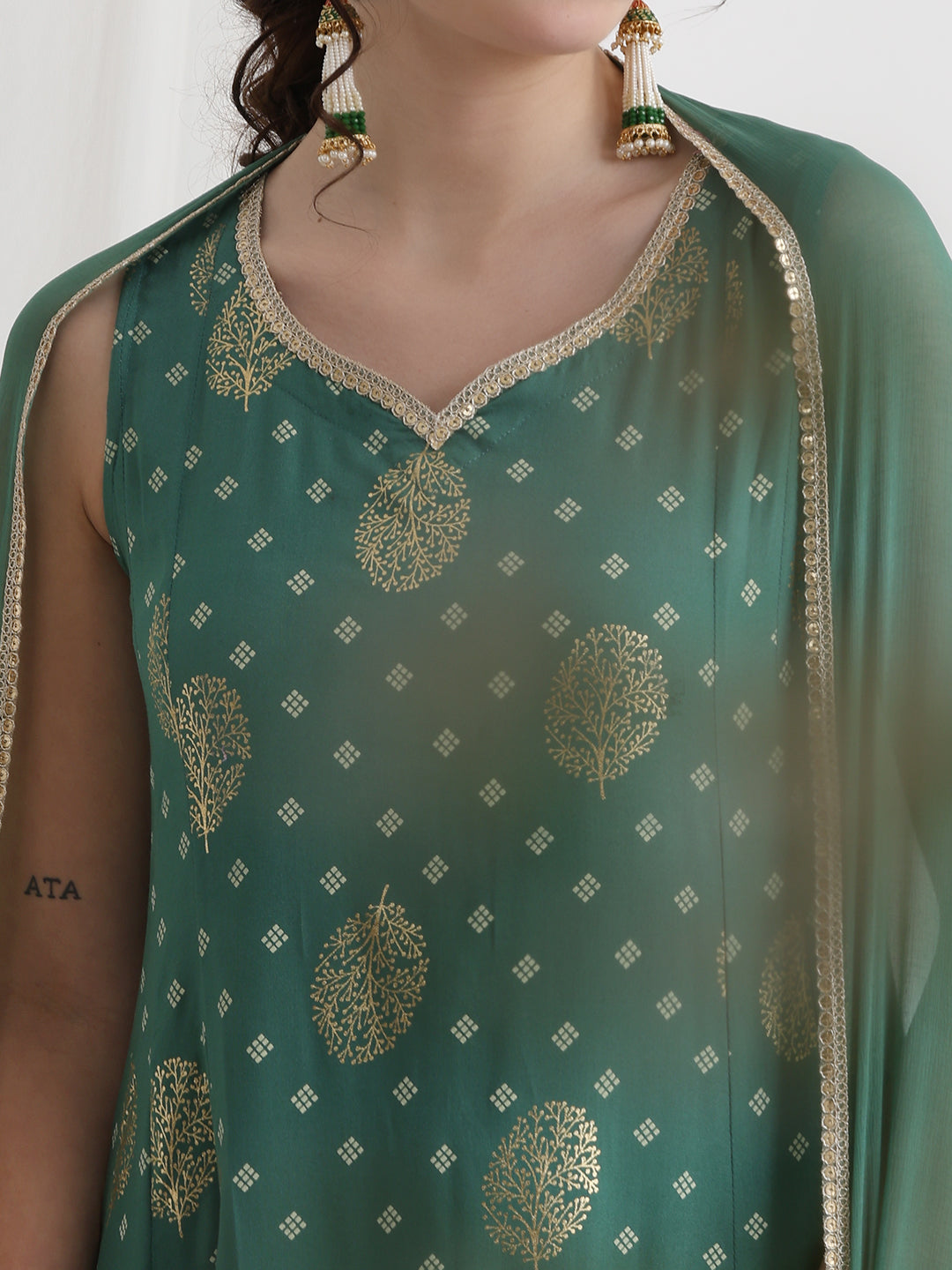 Foil Printed Sweetheart Neck Kurta With Trousers & Dupatta
