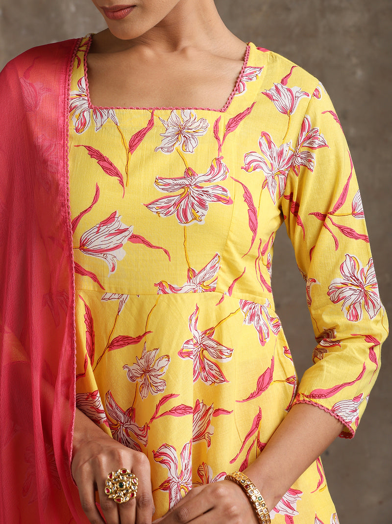 Khushal K Women Floral Printed Yellow Regular Pure Cotton Kurta set