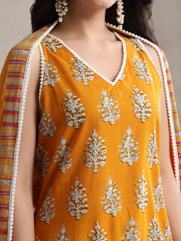 Khushal K Floral Printed V-Neck Pure Cotton Straight Kurta set