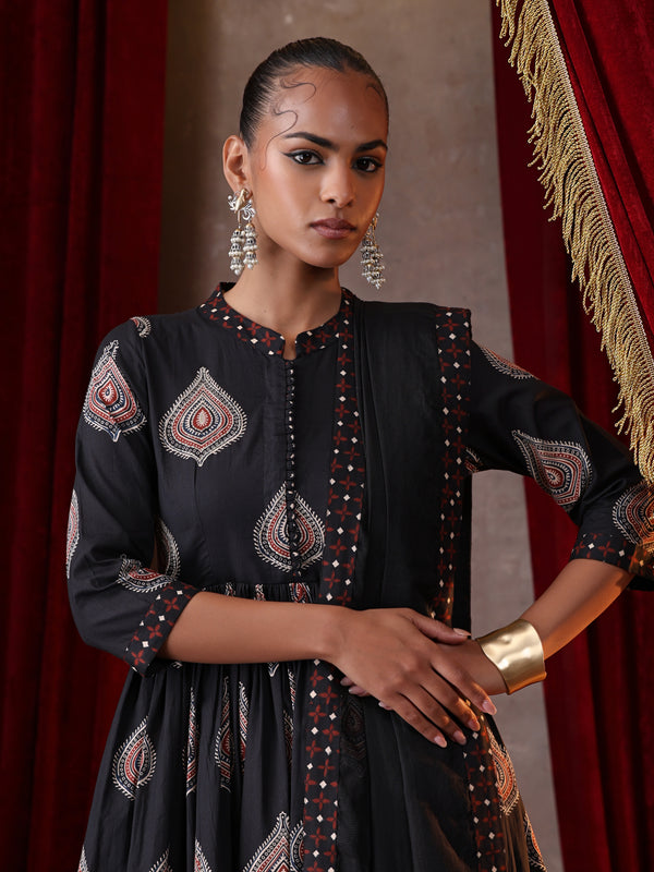 Khushal K Women Cotton kurta and palazzo with dupatta set - Black