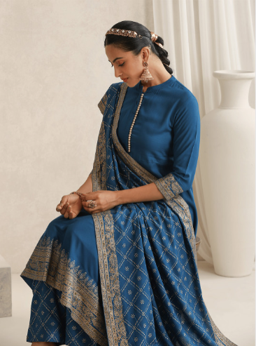 Khushal K Women  Ethnic Solid Kurta Sets