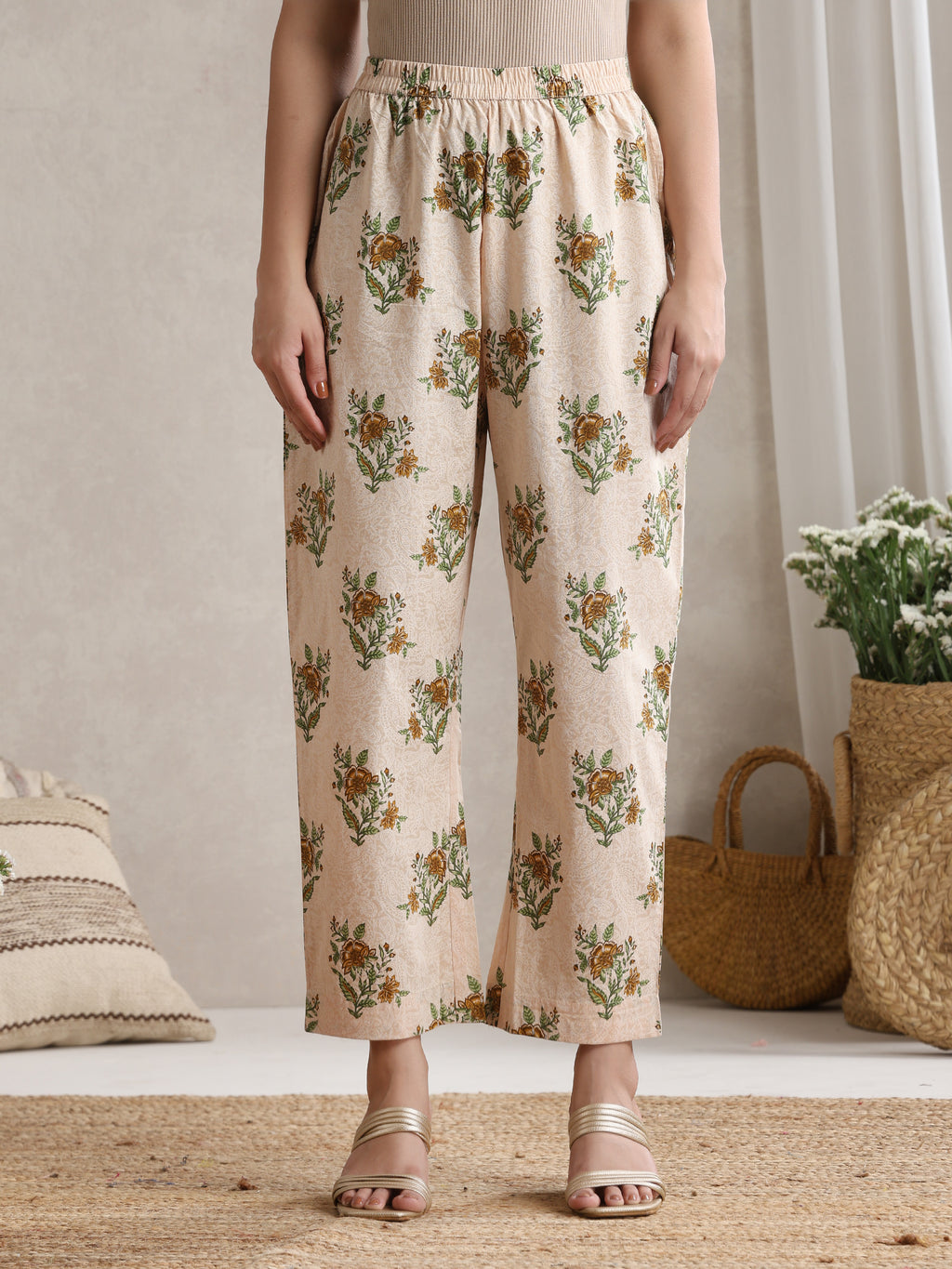 Women Cream-coloured printed Kurta with Palazzos with dupatta