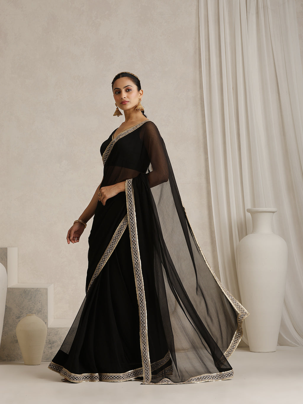 Embellished Zari Poly Chiffon Fashion Saree'