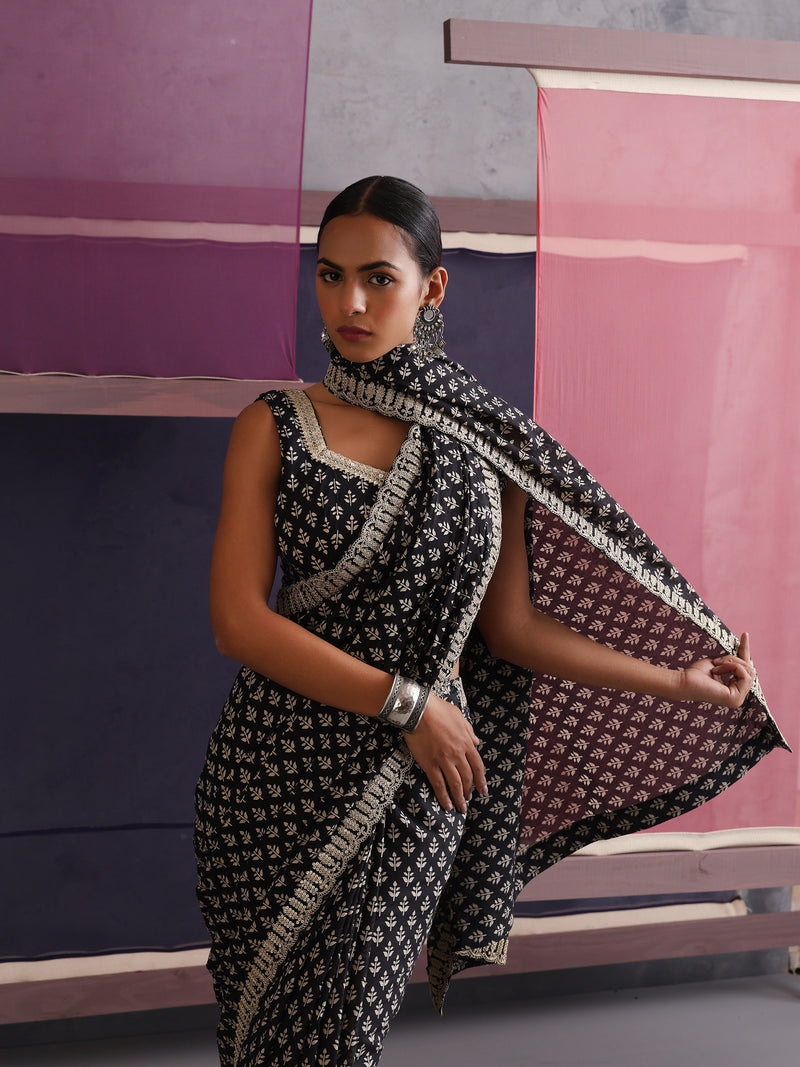 Women Embroidered Black Pure Cotton Printed Saree