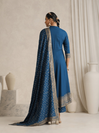 Khushal K Women  Ethnic Solid Kurta Sets