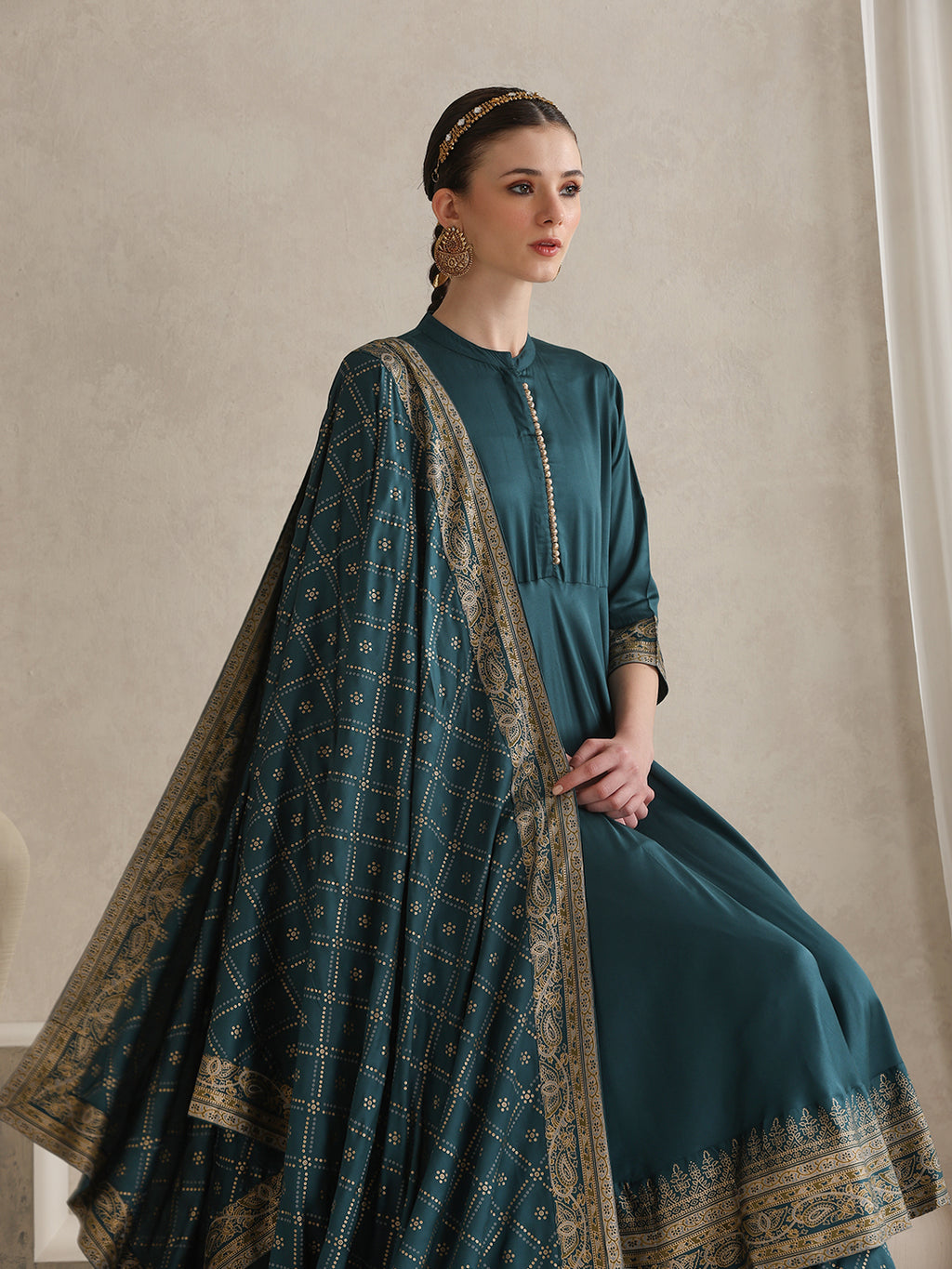 Ethnic Motifs Printed Mandarin Collar A-Line Kurta With Trousers And Dupatta