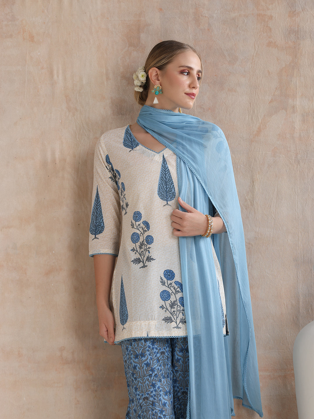 Floral Printed V-Neck Pure Cotton Straight Kurti with Trousers & With Dupatta