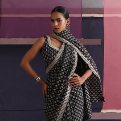 Women Embroidered Black Pure Cotton Printed Saree