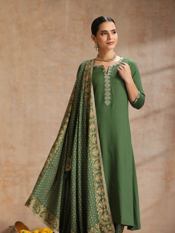 Ethnic Motifs Embroidered V-Neck Thread Work Kurta With Trousers & Dupatta