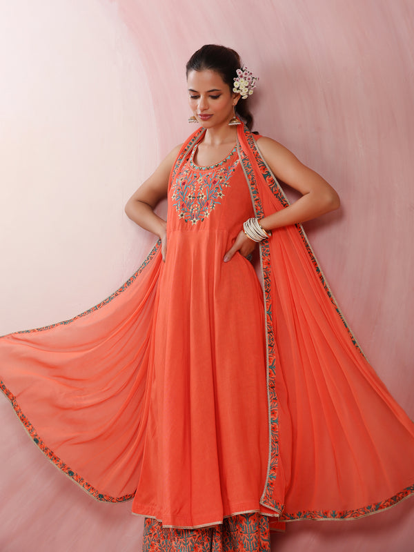 Ethnic Motifs Embroidered Round Neck Thread Work Kurta With Palazzos & Dupatta