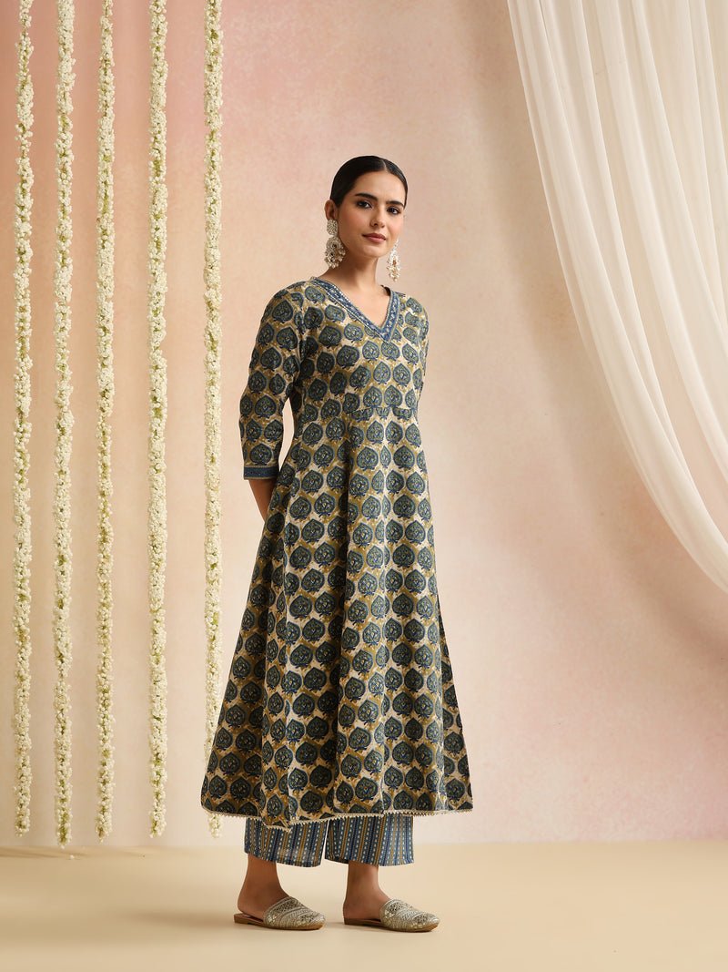 Women Ethnic Motifs Thread Work Pure Cotton Kurta with Trousers & Dupatta