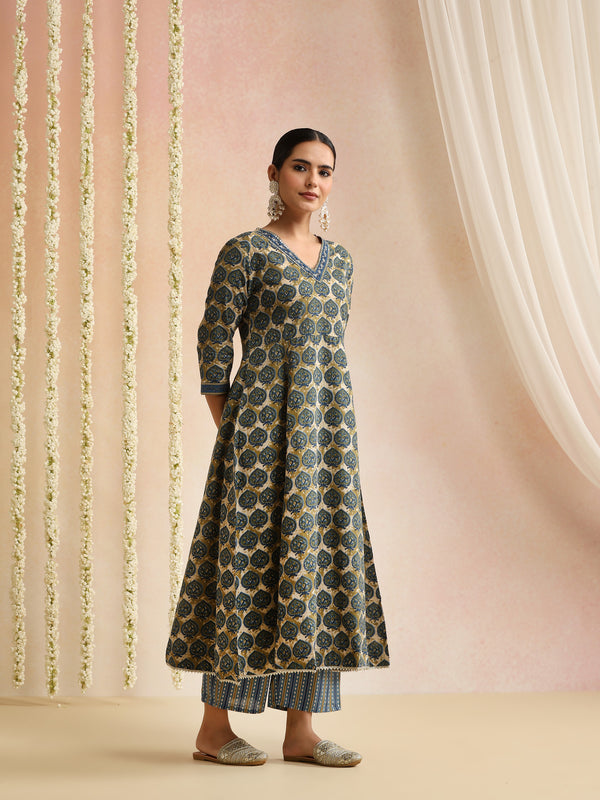 Women Ethnic Motifs Thread Work Pure Cotton Kurta with Trousers & Dupatta