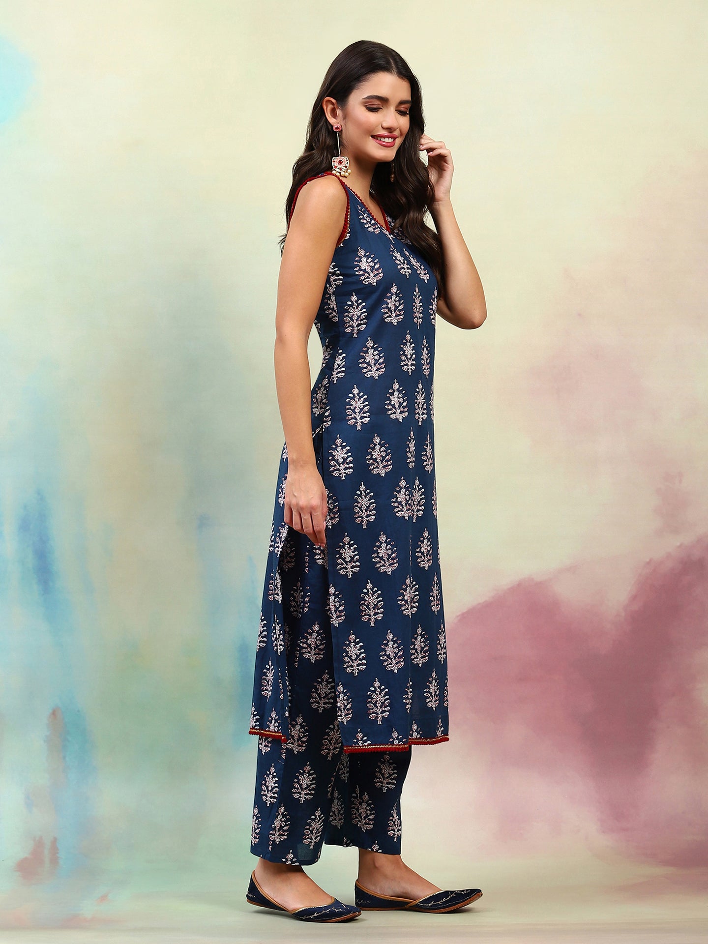 Ethnic Motifs Printed V-Neck Sleeveless Pure Cotton Kurta with Palazzo & Dupatta