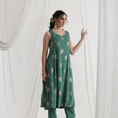 Foil Printed Sweetheart Neck Kurta With Trousers & Dupatta