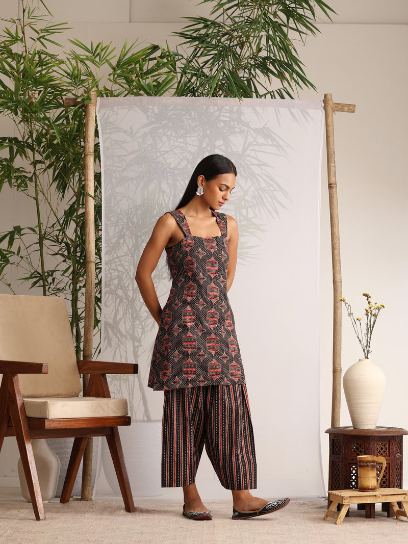 Khushal K Women Cotton kurti and Farshi Salwar with dupatta set - Black