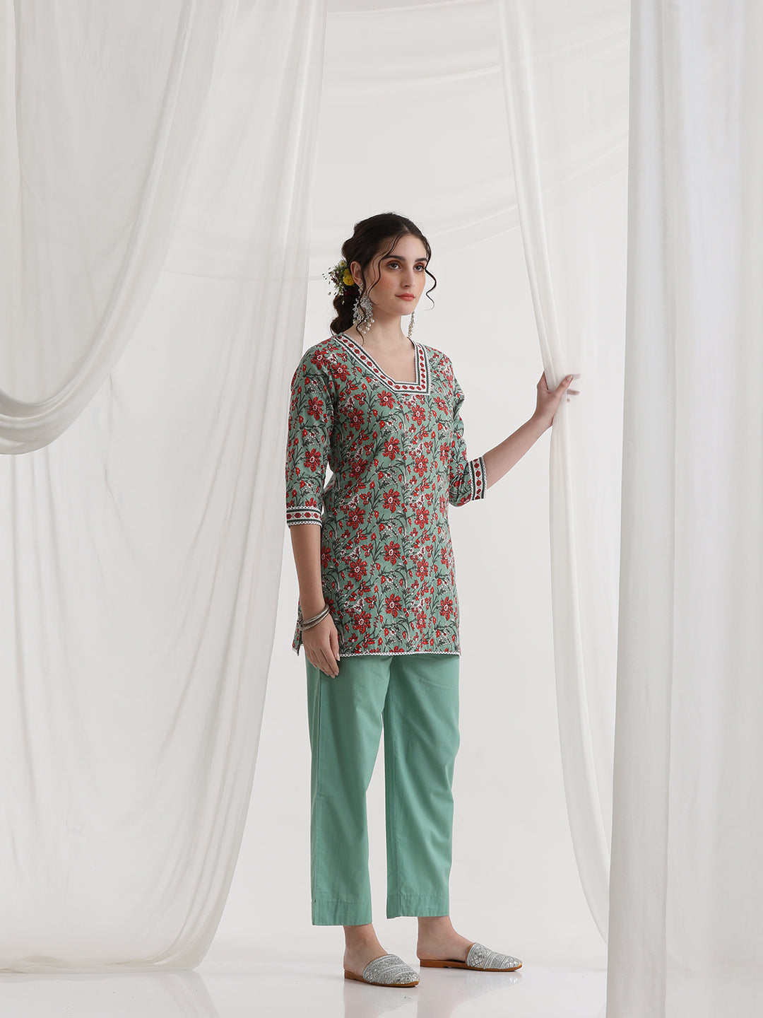 Floral Printed Square Neck Pure Cotton Straight Kurti With Palazzos & Dupatta