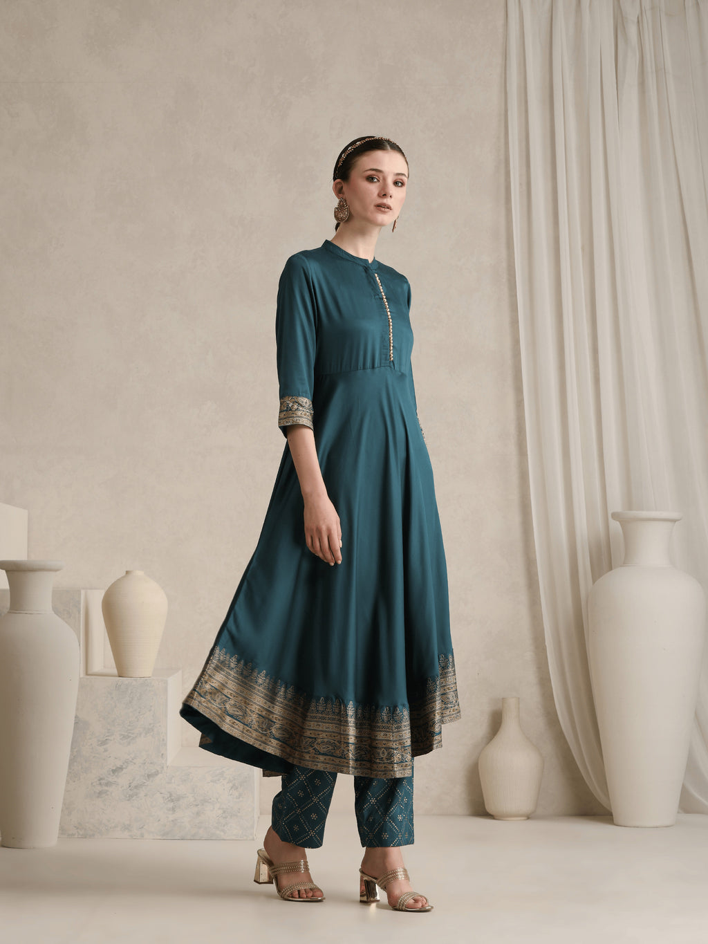 Ethnic Motifs Printed Mandarin Collar A-Line Kurta With Trousers And Dupatta