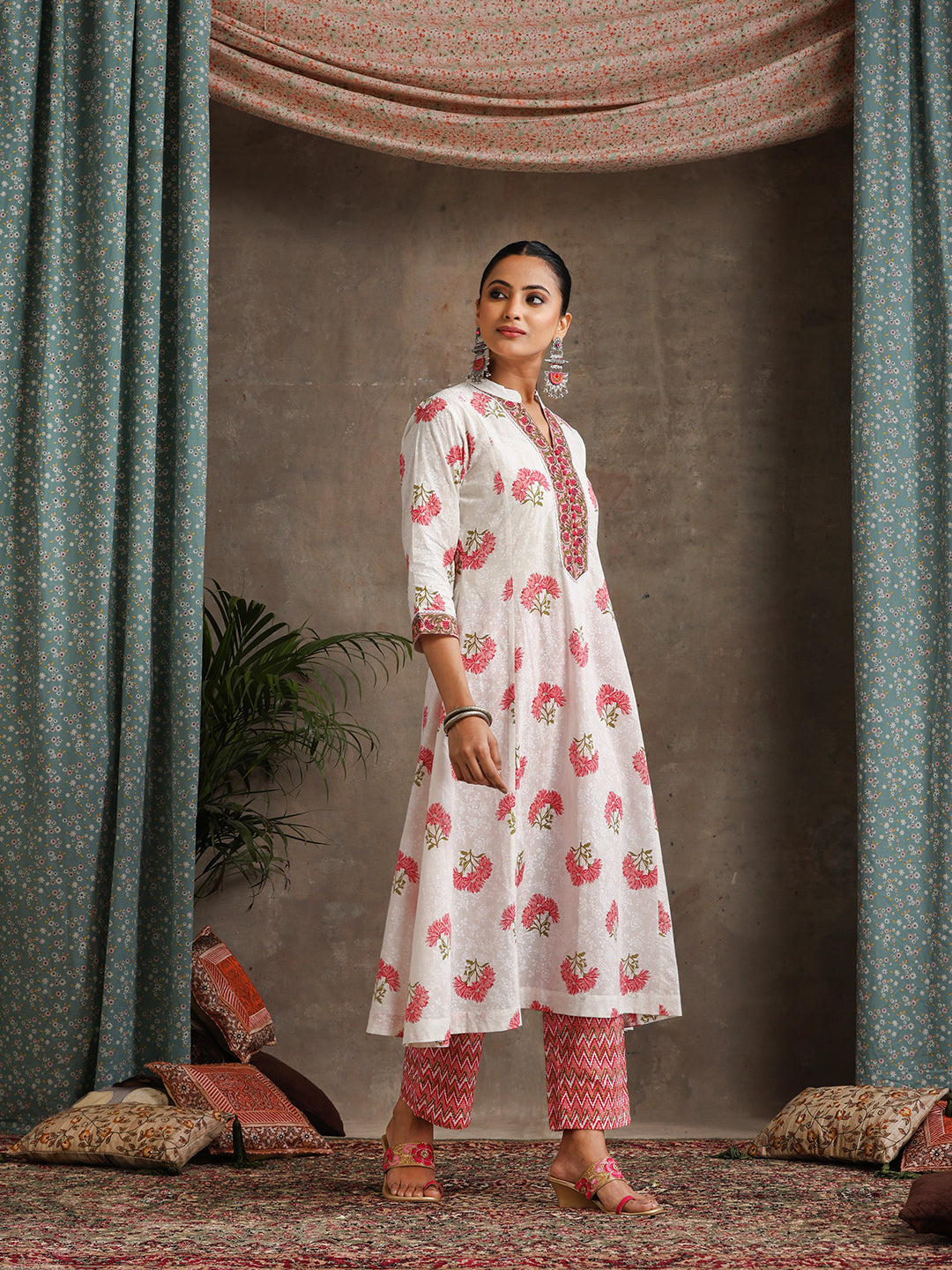 Floral Printed Mandarin Collar Pure Cotton A-Line Kurta With Palazzos & Dupatta