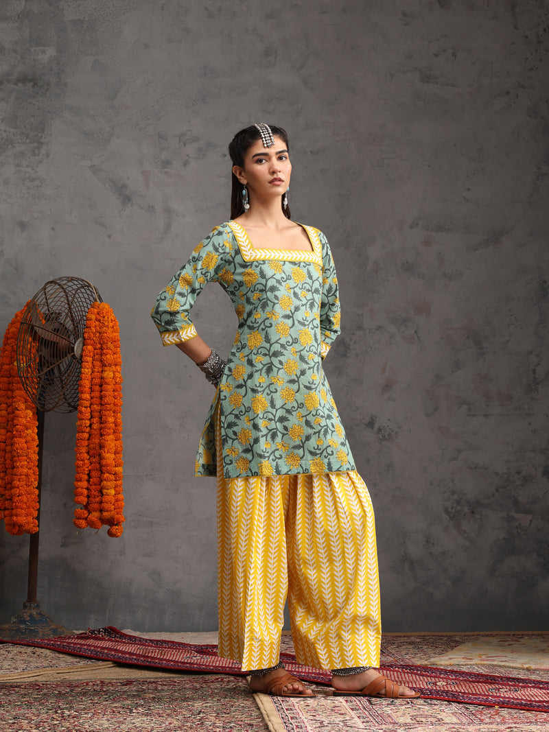 Khushal K Women Cotton Kurta Farsi Salwar Set - Green