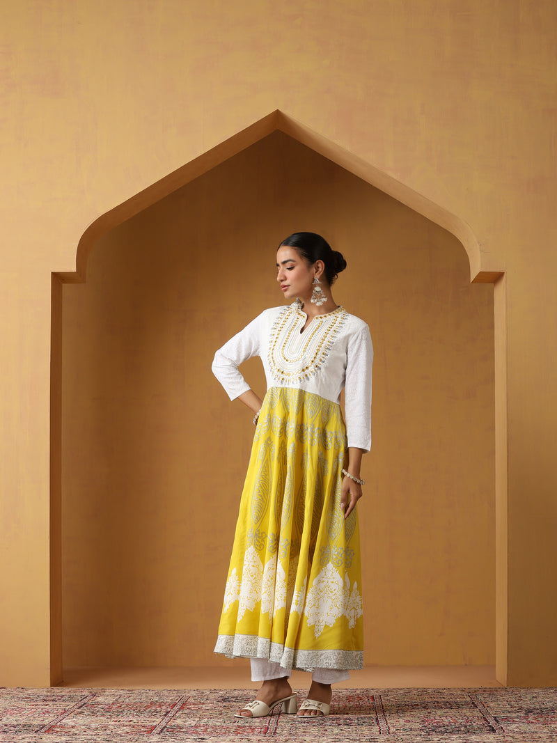 Khushal K Women Floral Printed Anarkali Kurta set