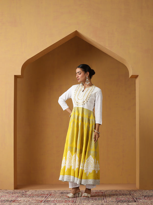 Khushal K Women Floral Printed Anarkali Kurta set