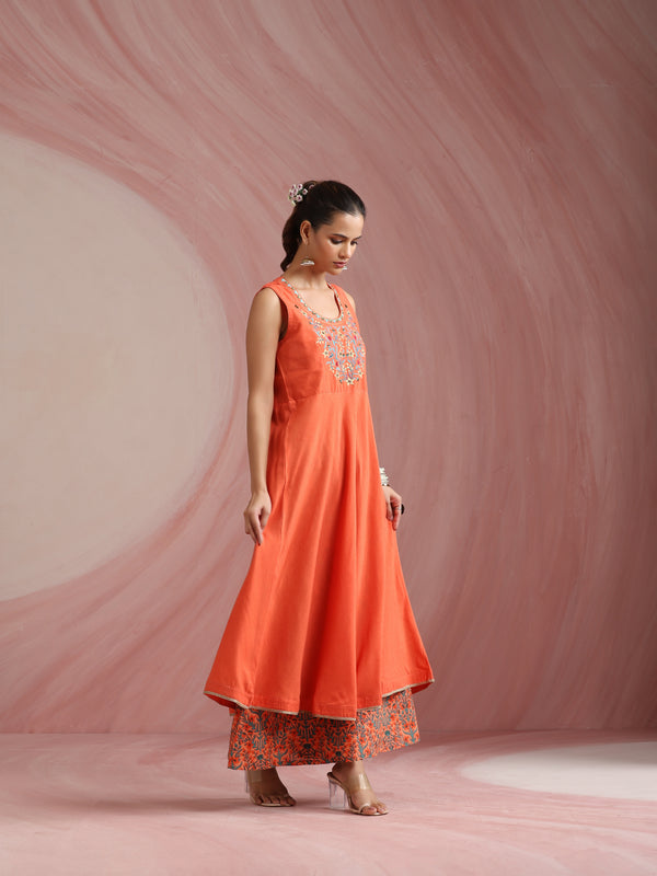 Ethnic Motifs Embroidered Round Neck Thread Work Kurta With Palazzos & Dupatta