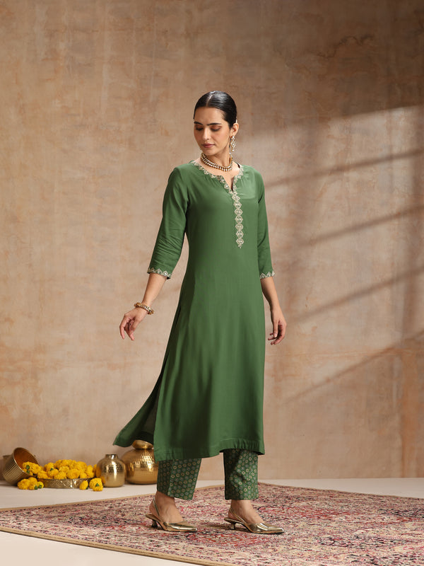 Ethnic Motifs Embroidered V-Neck Thread Work Kurta With Trousers & Dupatta