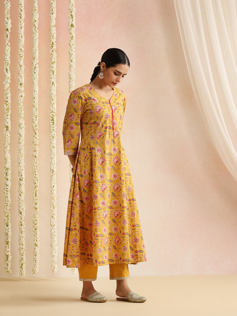 Women Floral Printed Cotton A-Line Kurta with Trousers & Dupatta