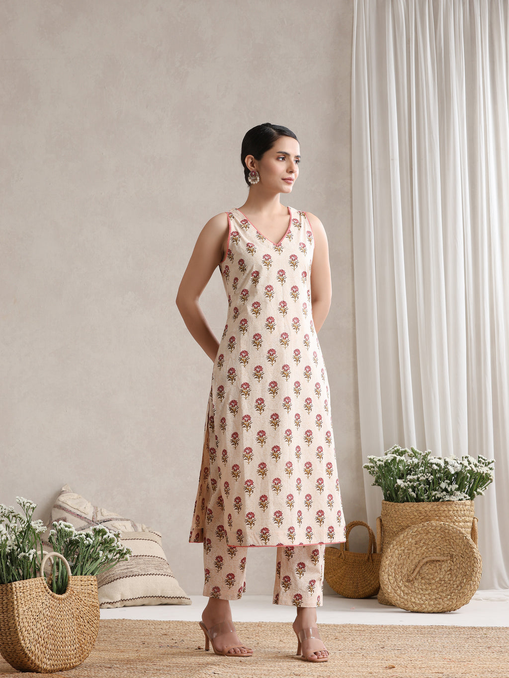 Women Cream & Peach Floral Printed Kurta Palazzo Set