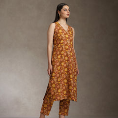 Khushal K Women Floral Printed Sleeveless Pure Cotton Kurta Set