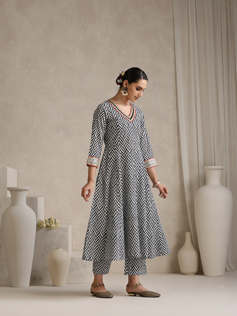 Khushal K Women Chevron Printed Cotton Anarkali Kurta set