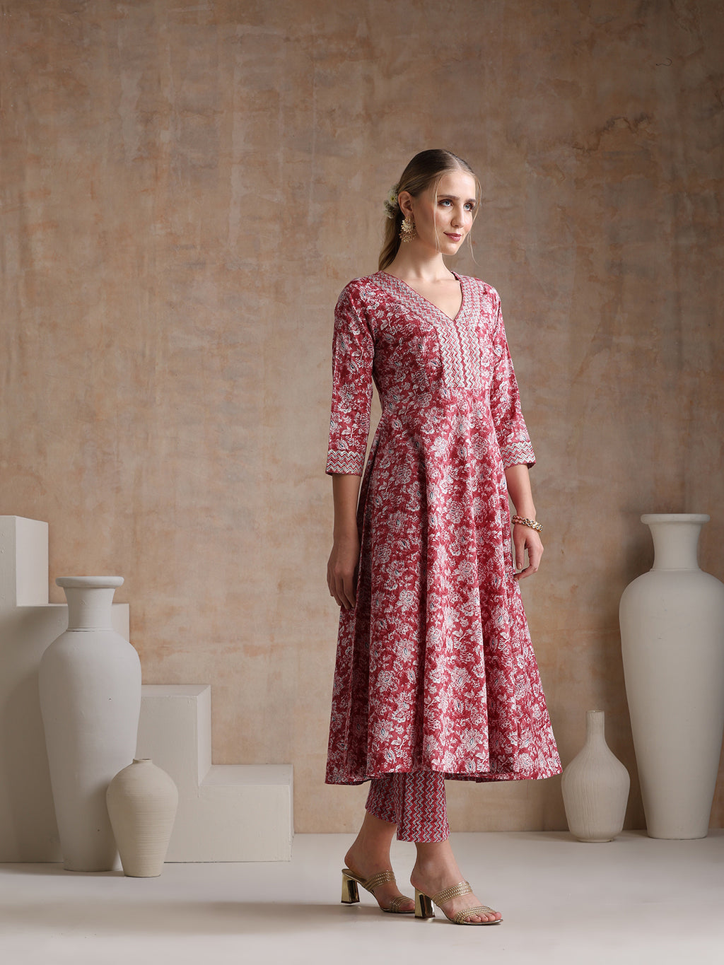 Floral Printed V Neck A Line Pure Cotton Kurta With Trousers & Dupatta