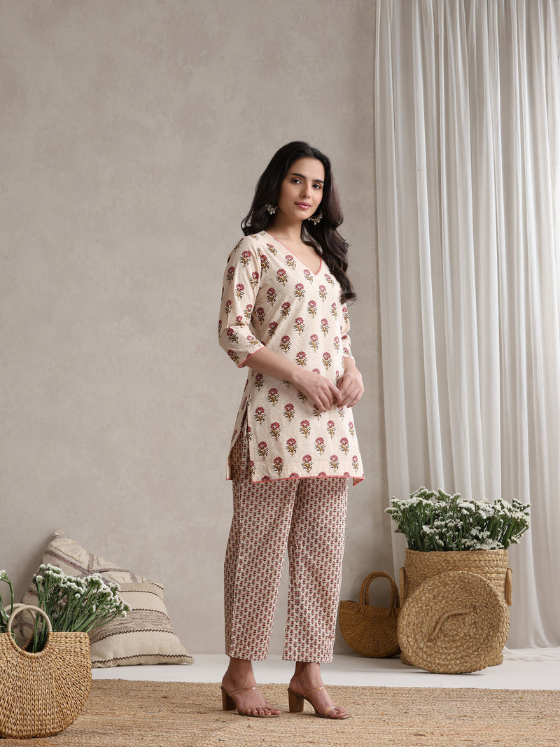 Khushal K Women Floral Printed Cotton Kurta set