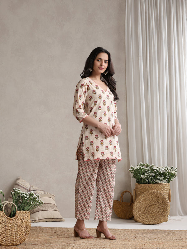Khushal K Women Floral Printed Cotton Kurta set