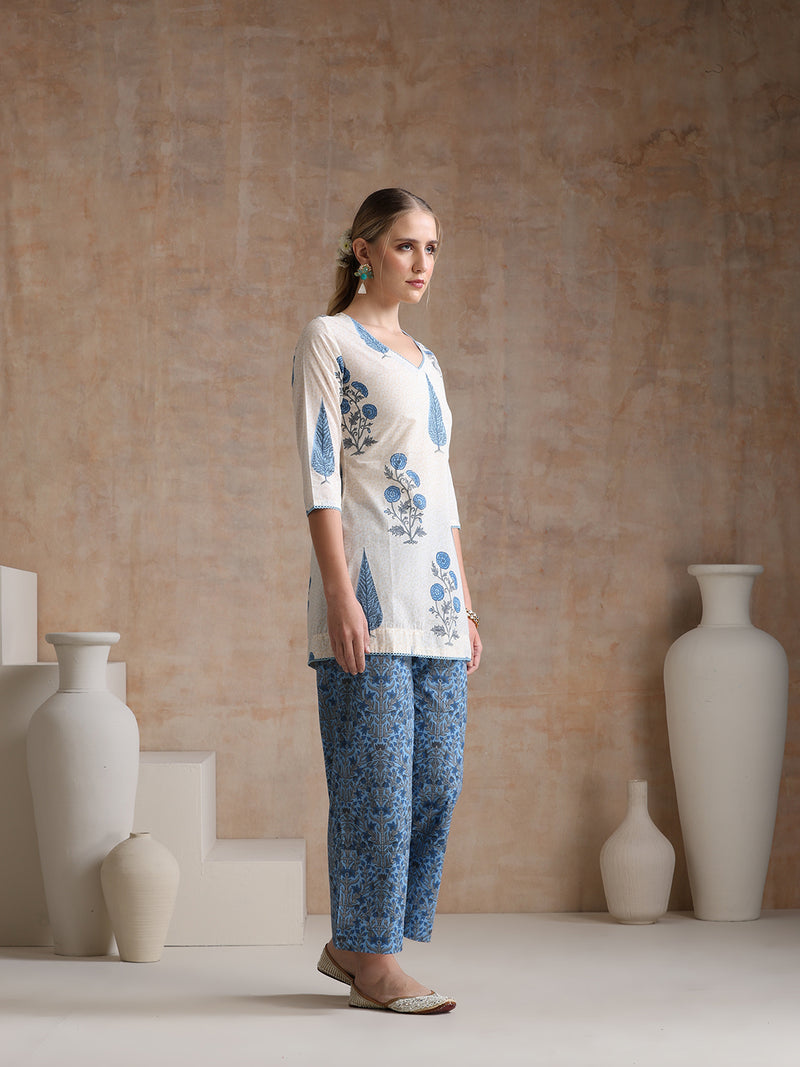 Floral Printed V-Neck Pure Cotton Straight Kurti with Trousers & With Dupatta