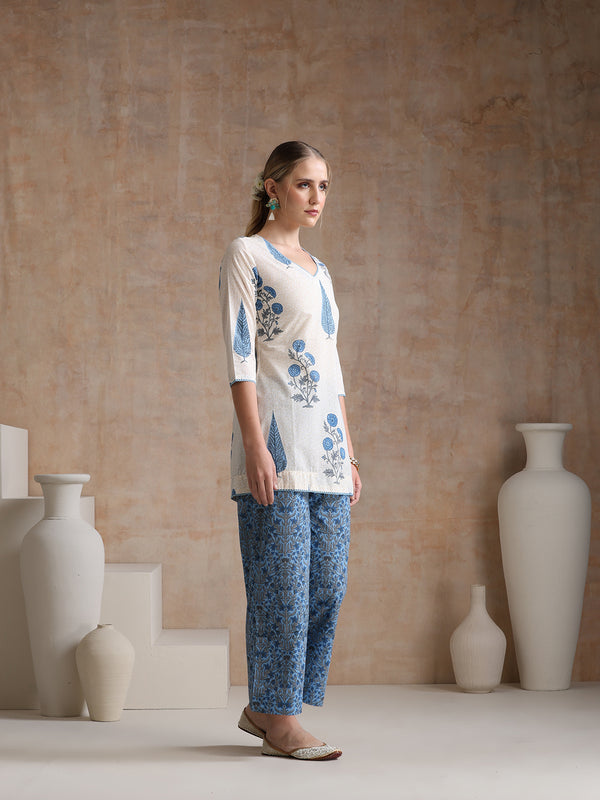 Floral Printed V-Neck Pure Cotton Straight Kurti with Trousers & With Dupatta