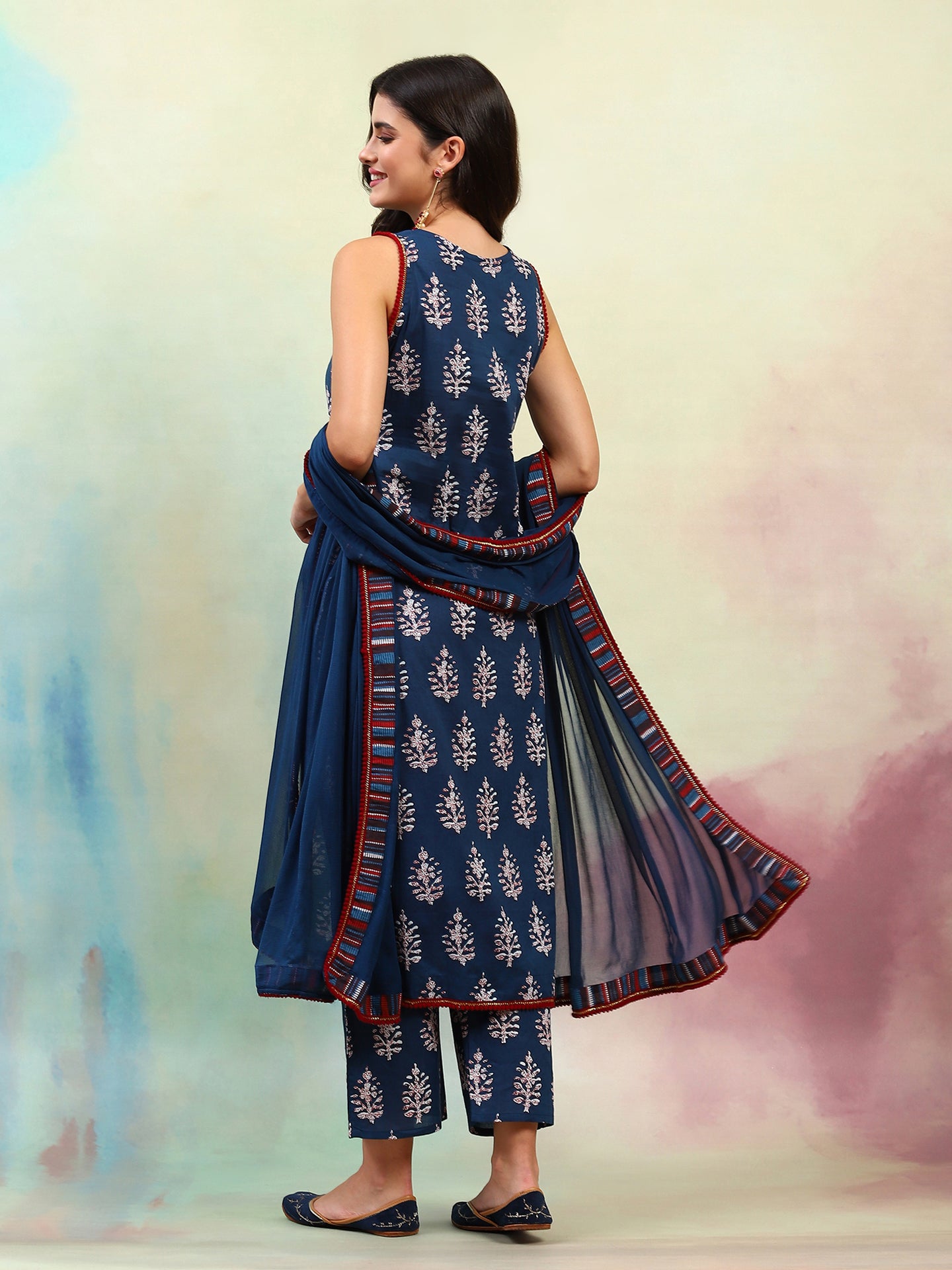 Ethnic Motifs Printed V-Neck Sleeveless Pure Cotton Kurta with Palazzo & Dupatta