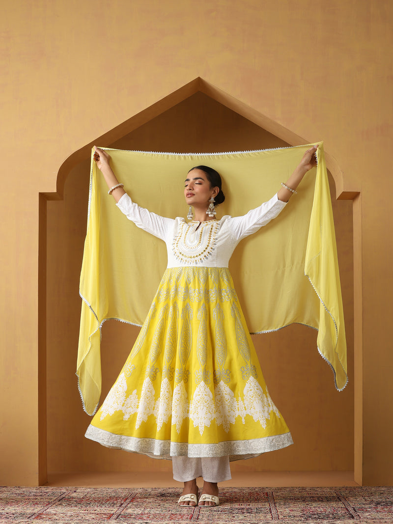 Khushal K Women Floral Printed Anarkali Kurta set