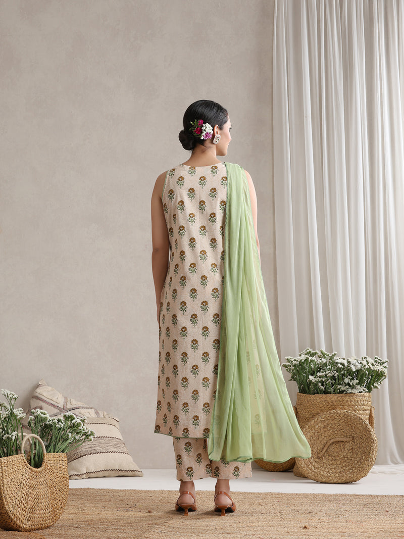 Khushal K Women Printed Cotton Kurta Sets