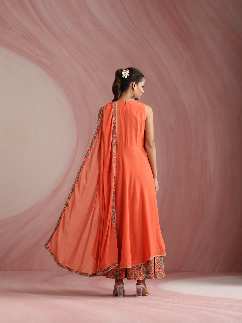 Ethnic Motifs Embroidered Round Neck Thread Work Kurta With Palazzos & Dupatta