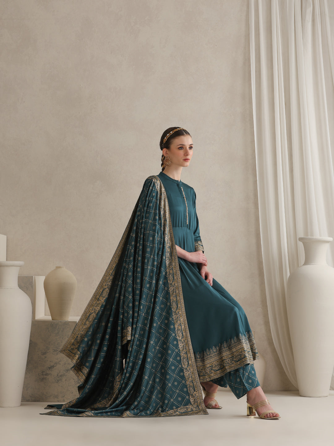 Ethnic Motifs Printed Mandarin Collar A-Line Kurta With Trousers And Dupatta