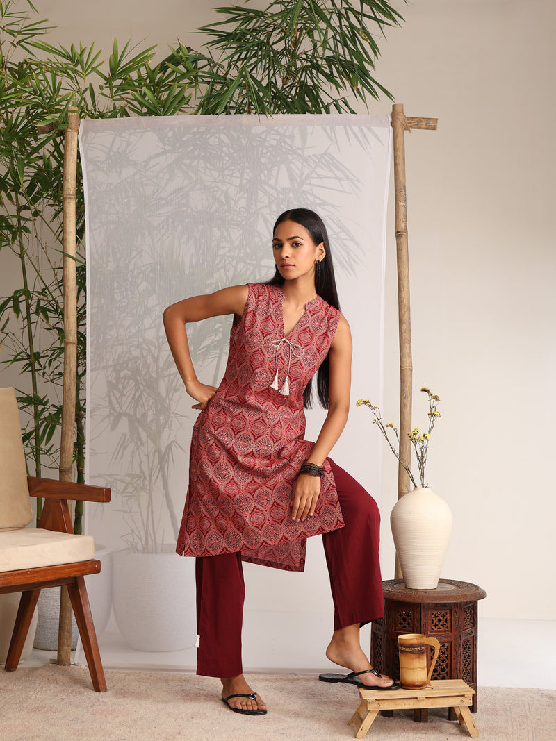Khushal K Women Cotton kurta With Pant set - Maroon
