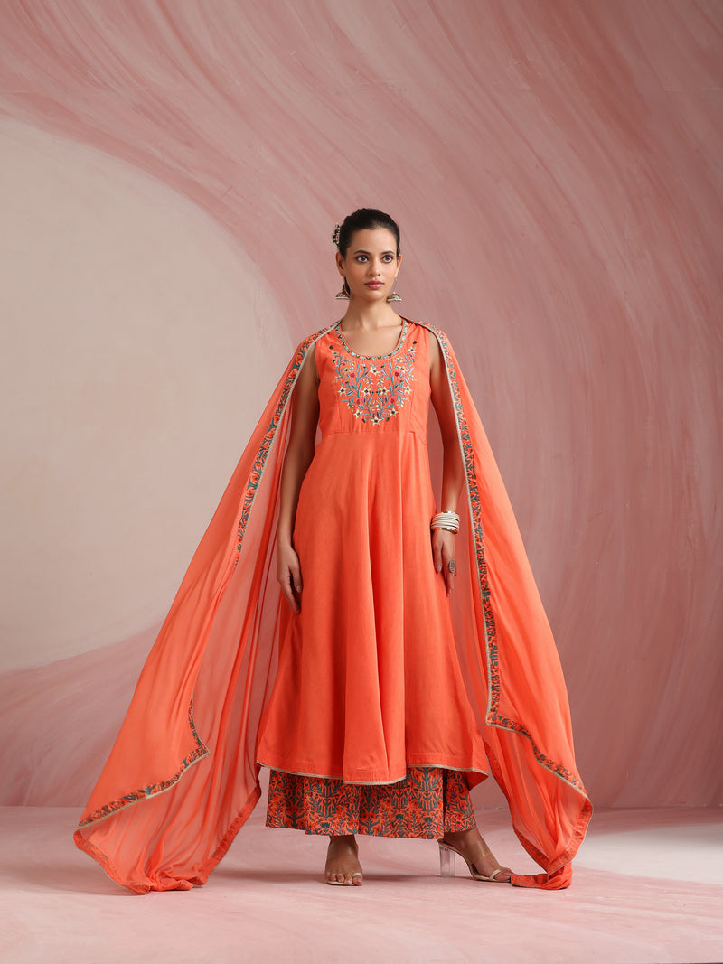 Ethnic Motifs Embroidered Round Neck Thread Work Kurta With Palazzos & Dupatta